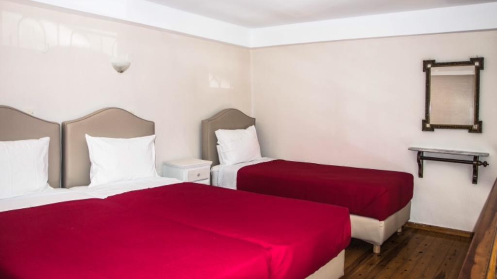 Erato suites Chrissi Akti Chania Exterior foto