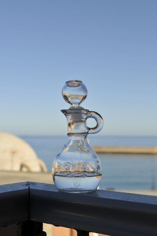 Erato suites Chrissi Akti Chania Exterior foto