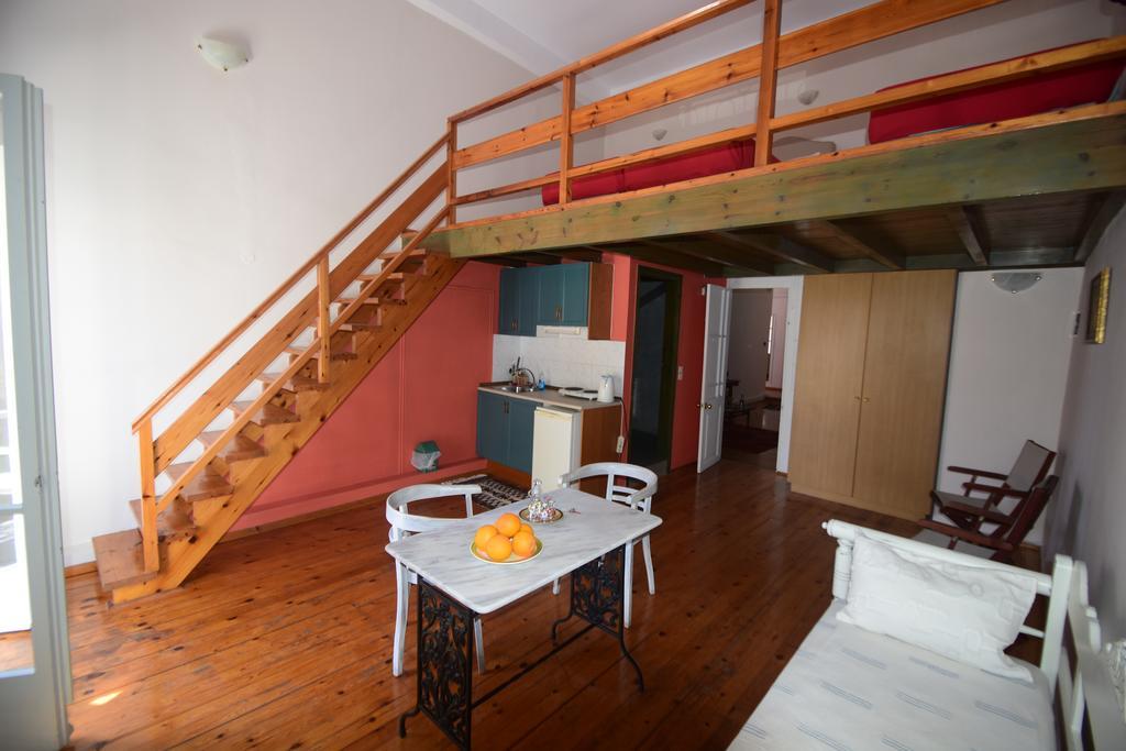 Erato suites Chrissi Akti Chania Exterior foto
