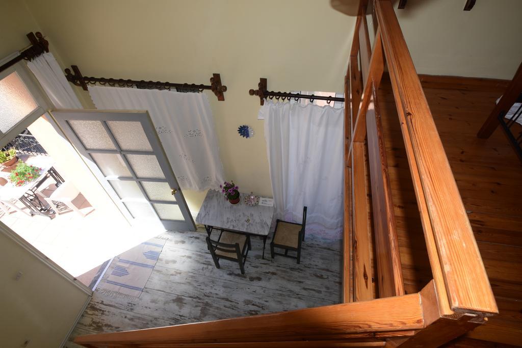 Erato suites Chrissi Akti Chania Exterior foto