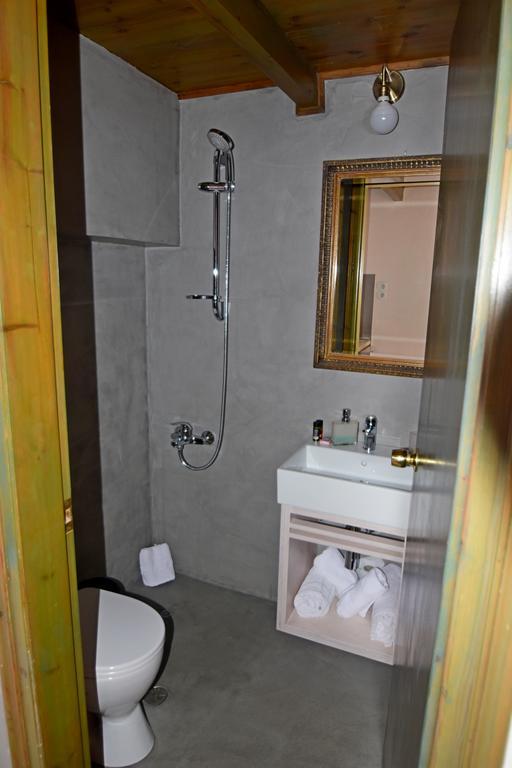 Erato suites Chrissi Akti Chania Exterior foto