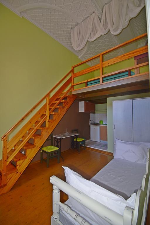Erato suites Chrissi Akti Chania Exterior foto