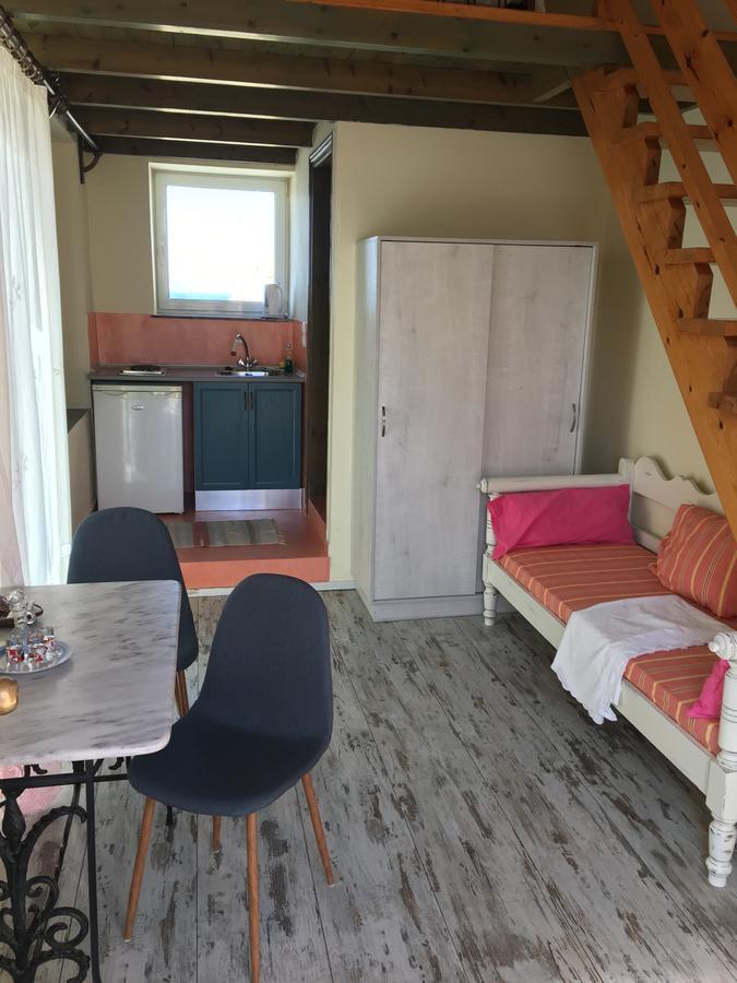 Erato suites Chrissi Akti Chania Exterior foto