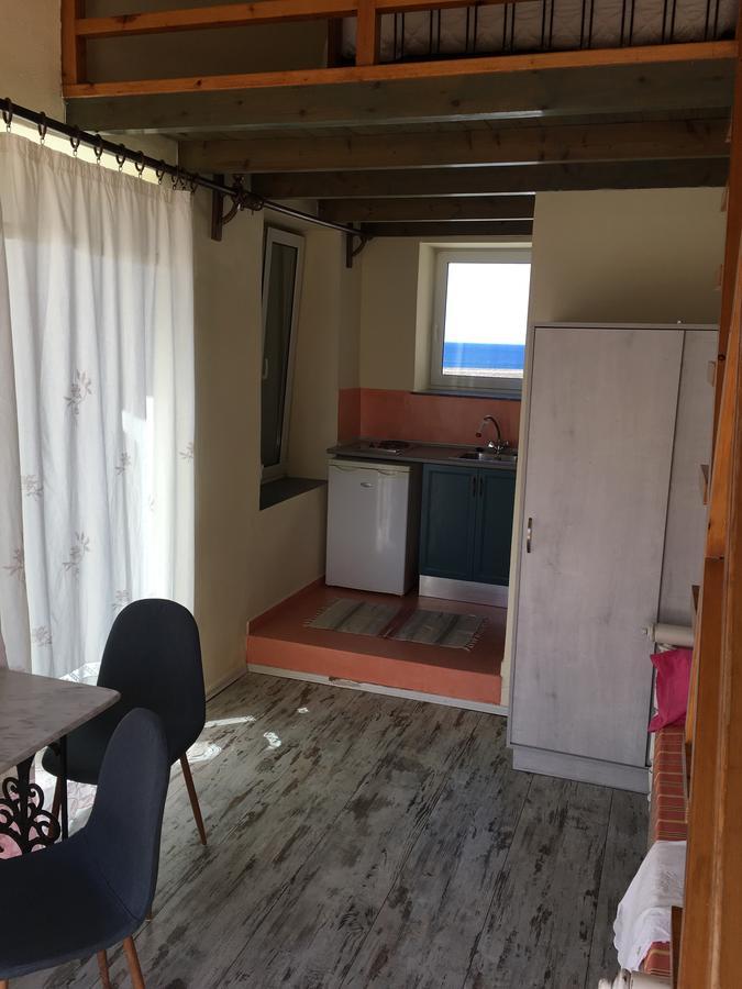 Erato suites Chrissi Akti Chania Exterior foto