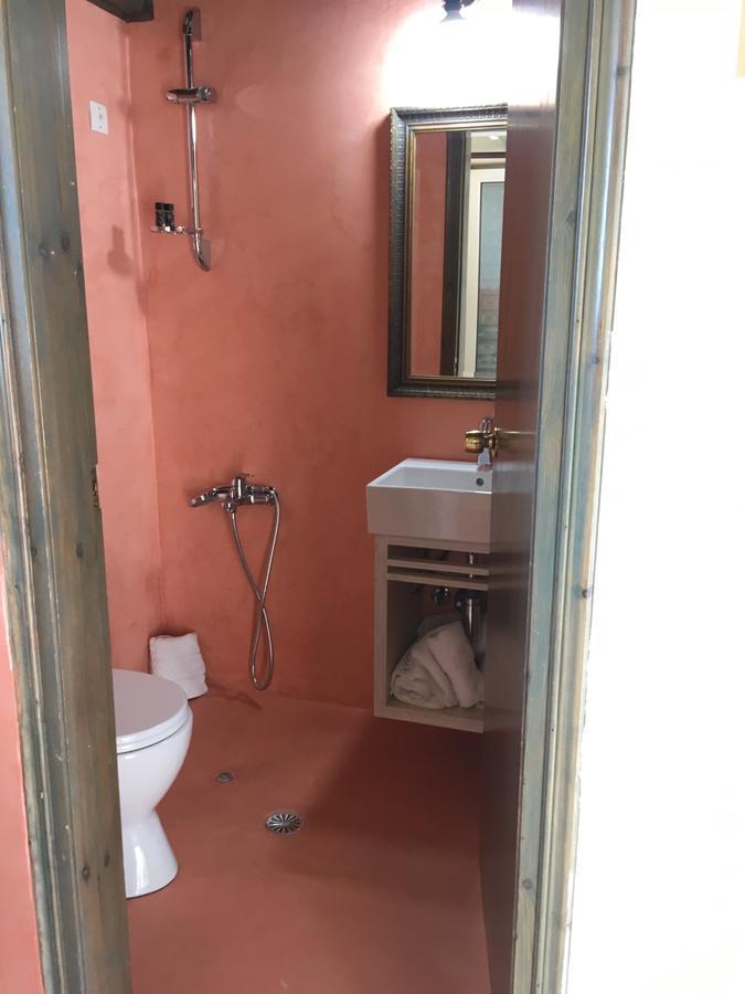Erato suites Chrissi Akti Chania Exterior foto