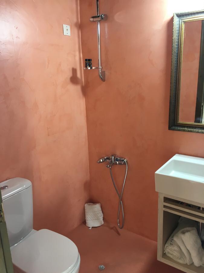 Erato suites Chrissi Akti Chania Exterior foto